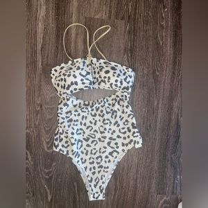 Women’s Aerie one piece bathing suit